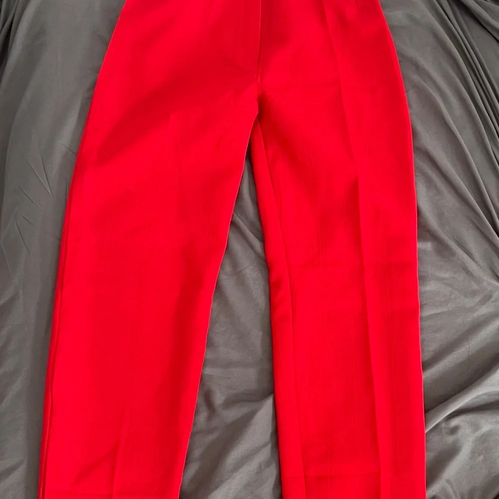 Red pant - Picture 2 of 2